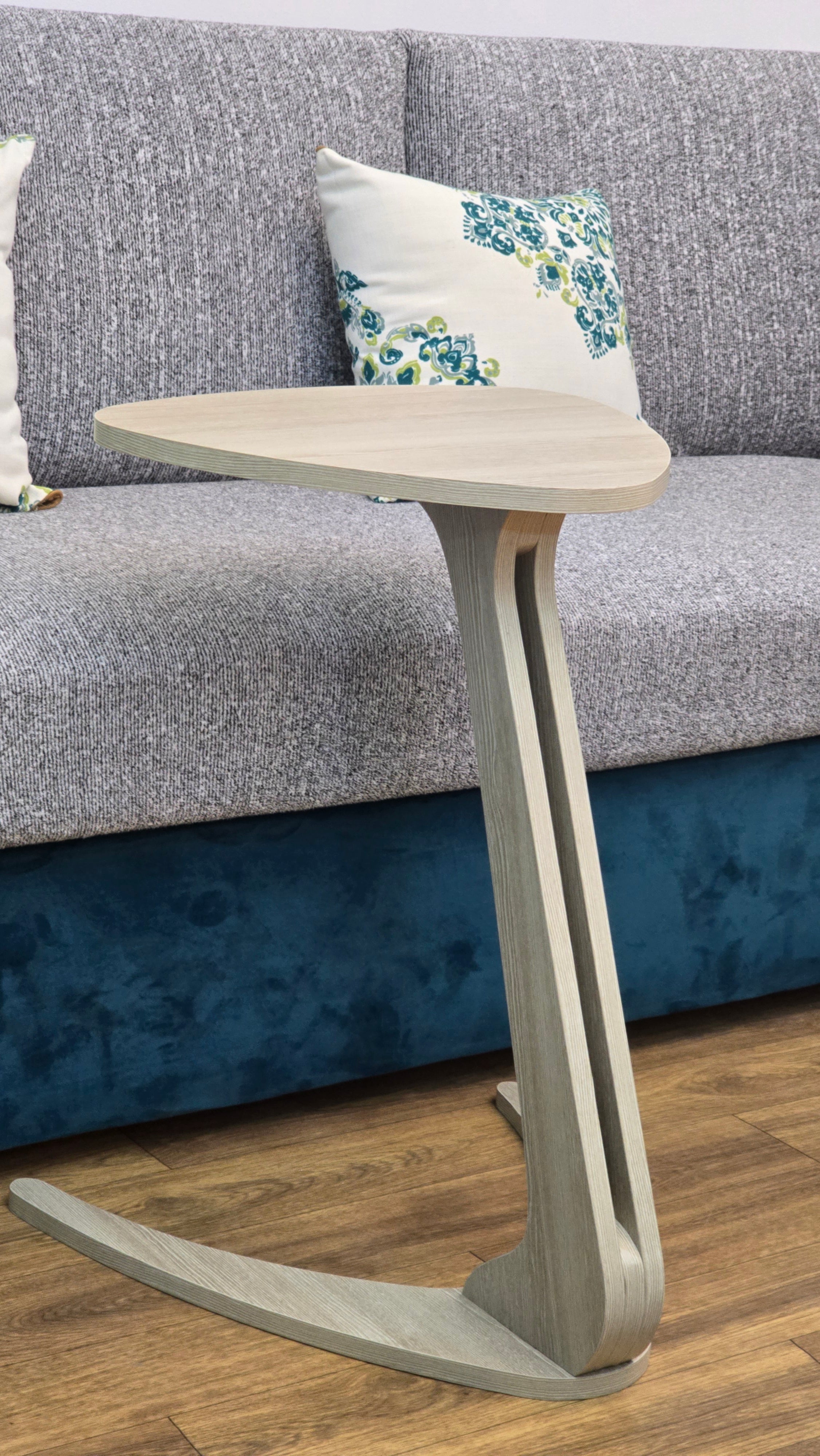 The snuggy table (Silver)